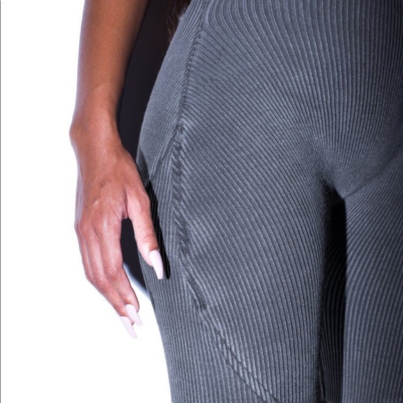 Super fitted Jumpsuit - Picture 4 of 4